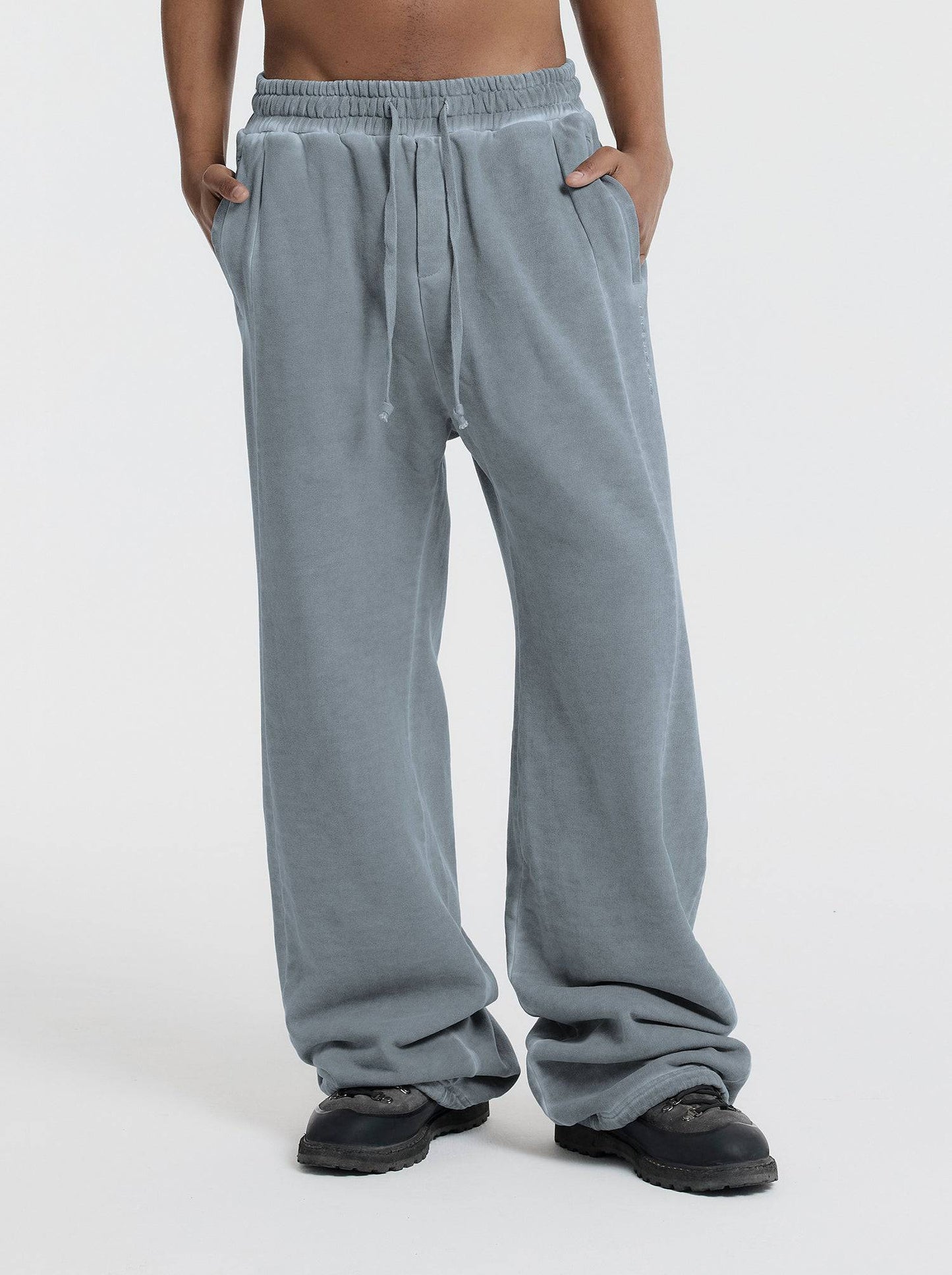 WASHED LINE - SWEATPANTS - DUST BLUE - Moonlight Mansion