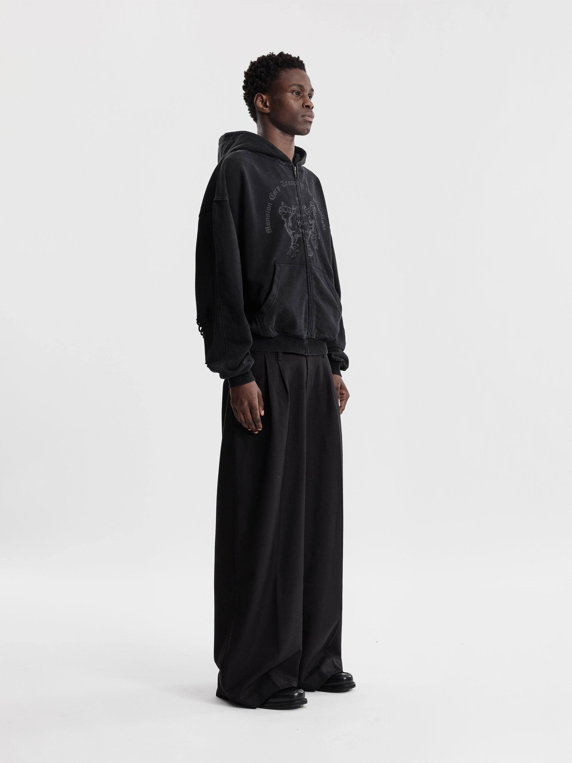 COAT OF ARMS ZIP-UP - BLACK - Moonlight Mansion
