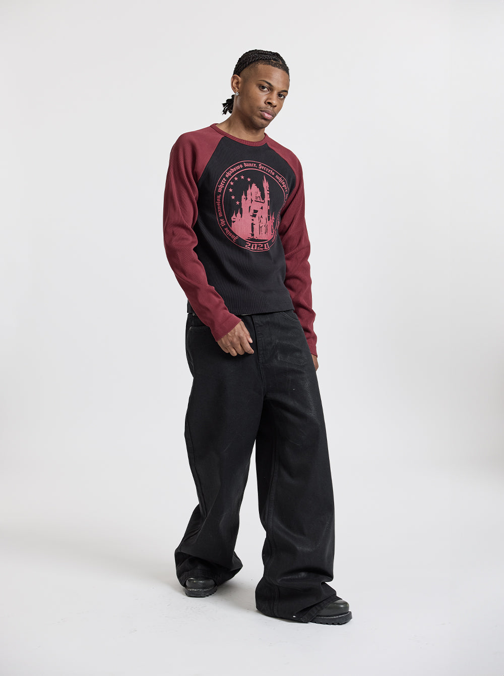CASTLE LONGSLEEVE - BLACK / RED