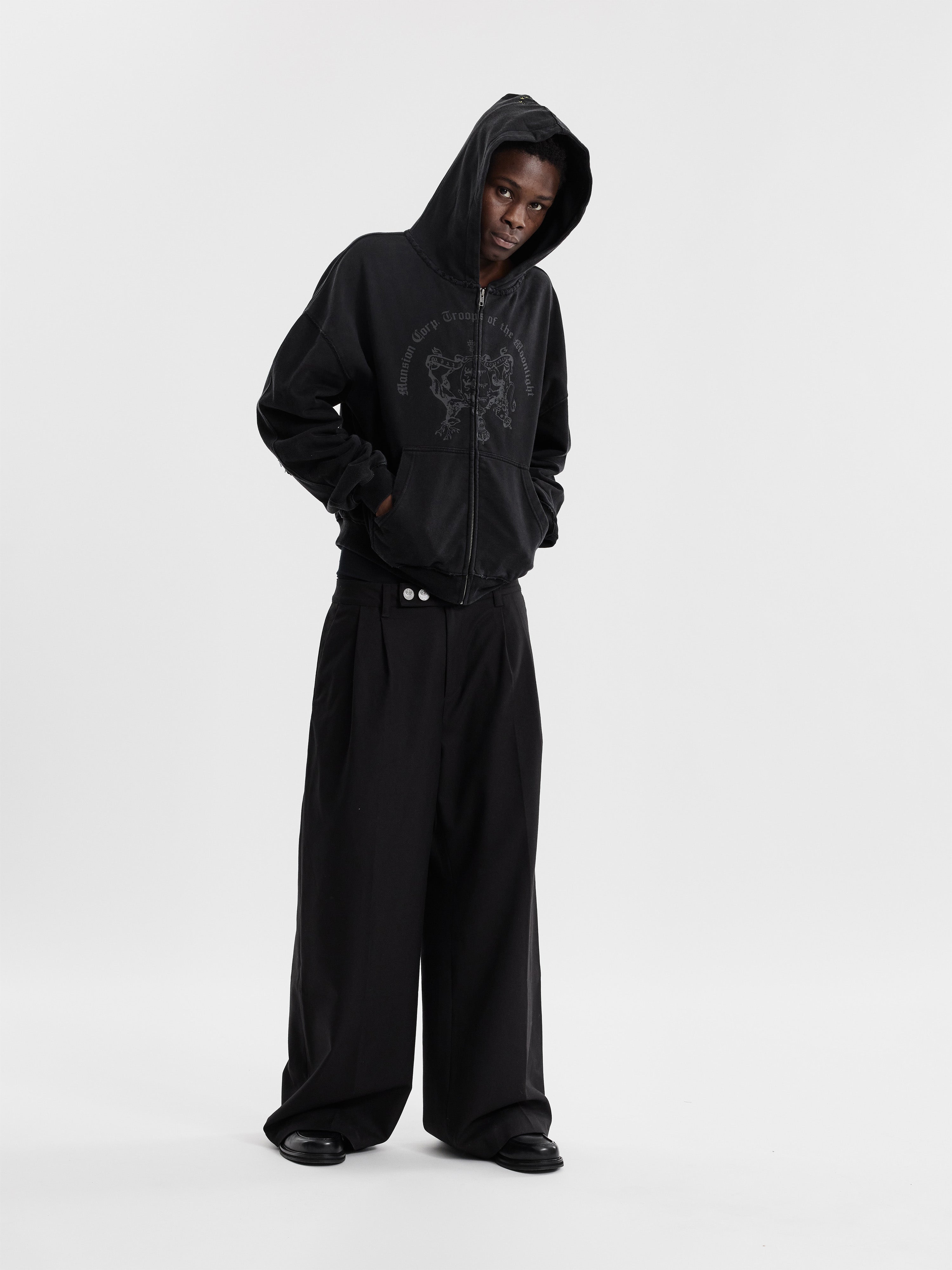COAT OF ARMS ZIP-UP - BLACK | Moonlight Mansion