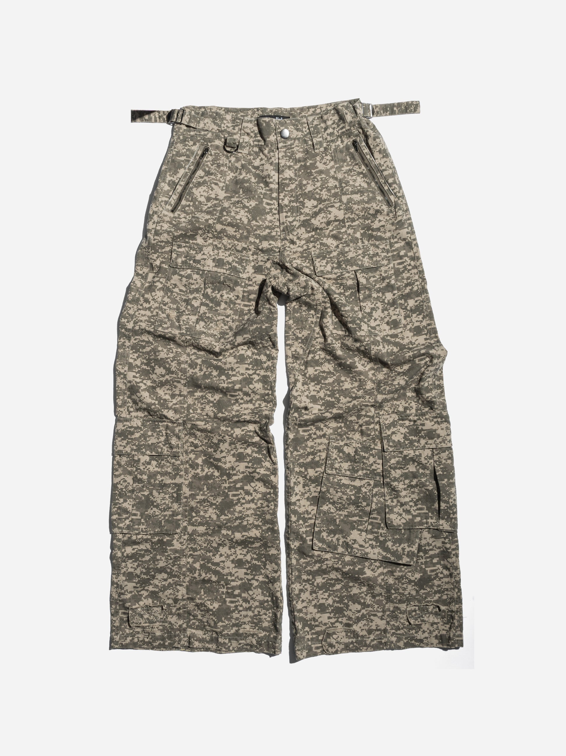 MILITARY CARGOPANTS - PIXEL CAMO