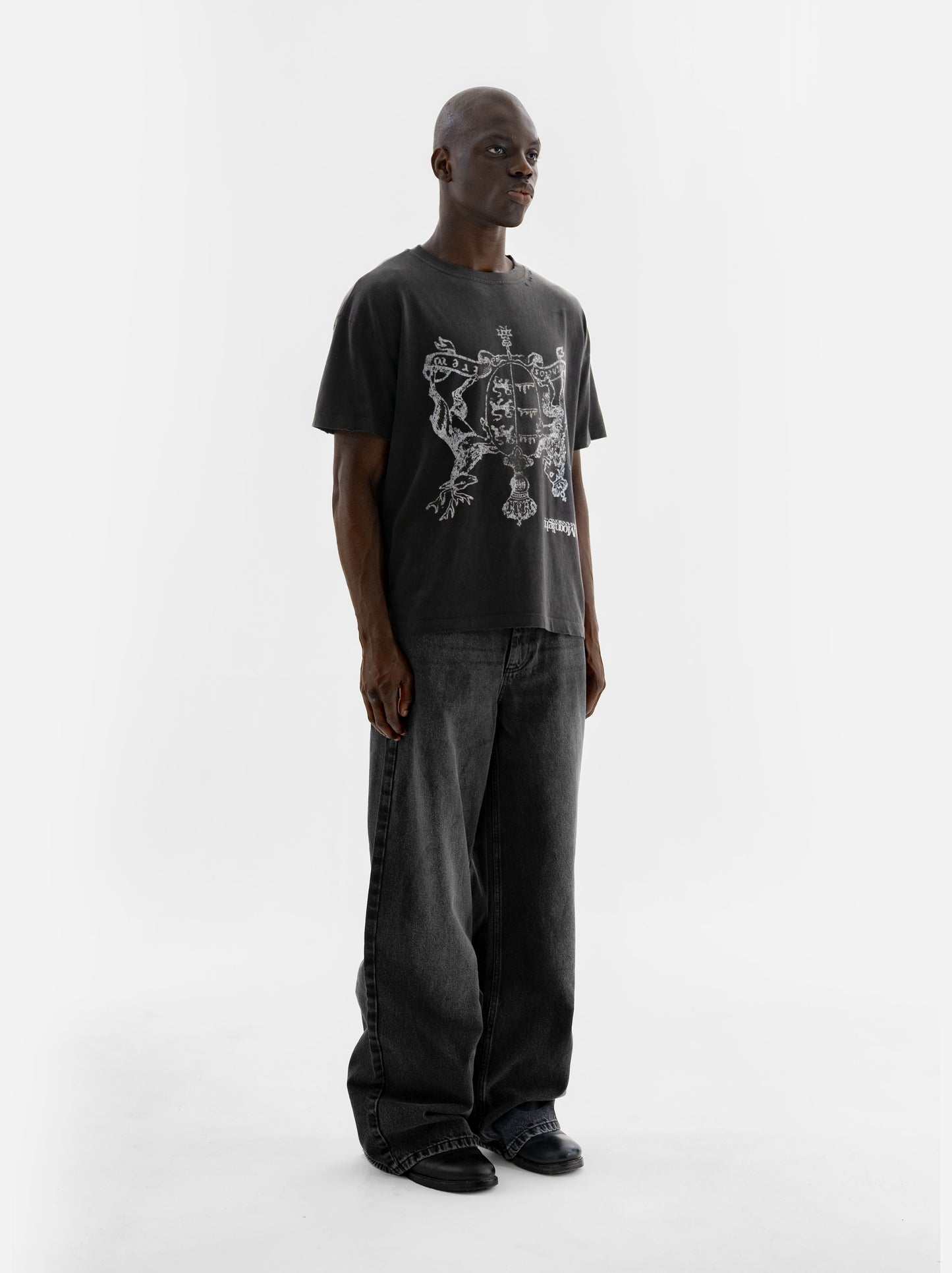 COAT OF ARMS T-SHIRT - BLACK