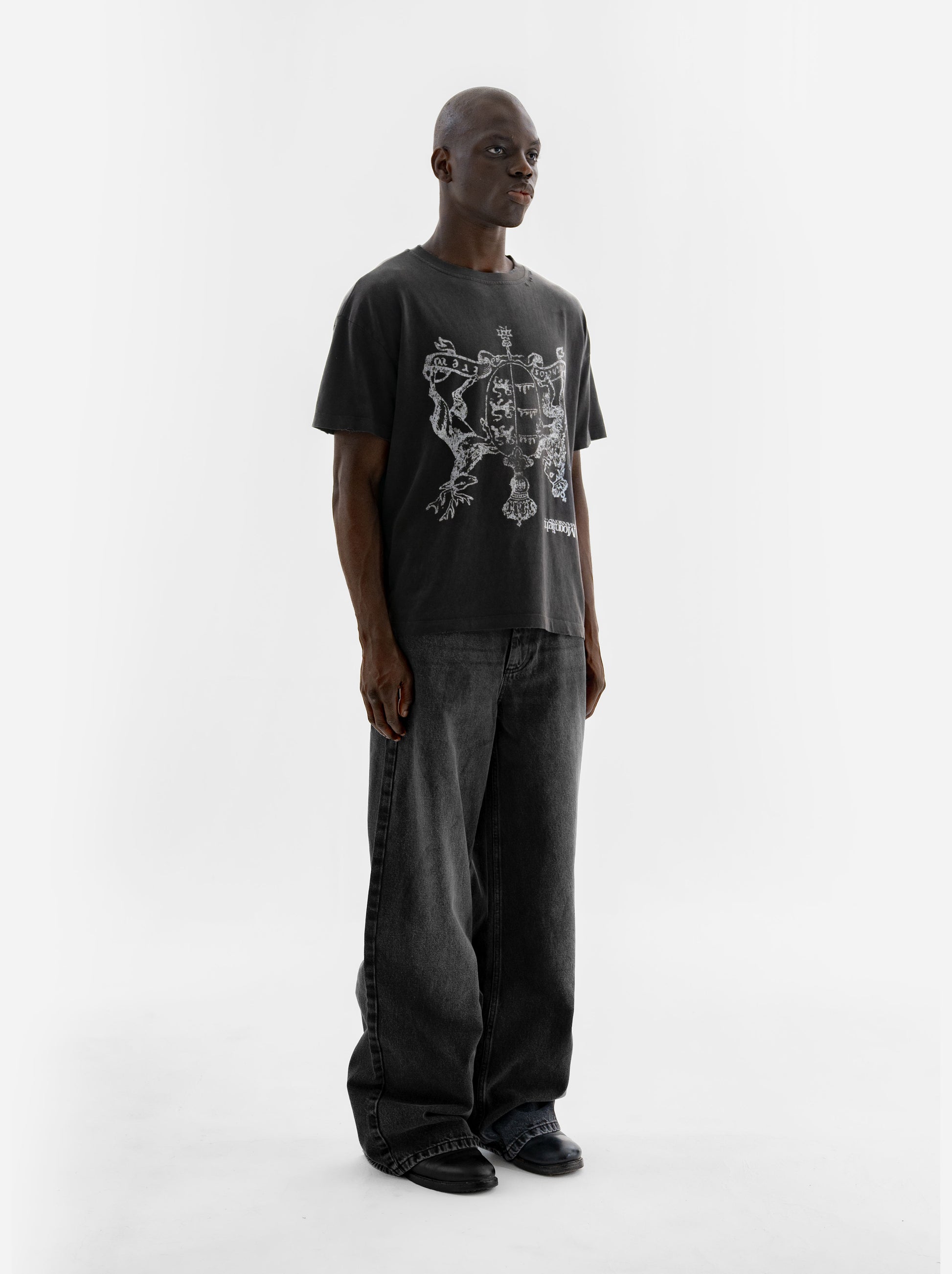 COAT OF ARMS T-SHIRT - BLACK