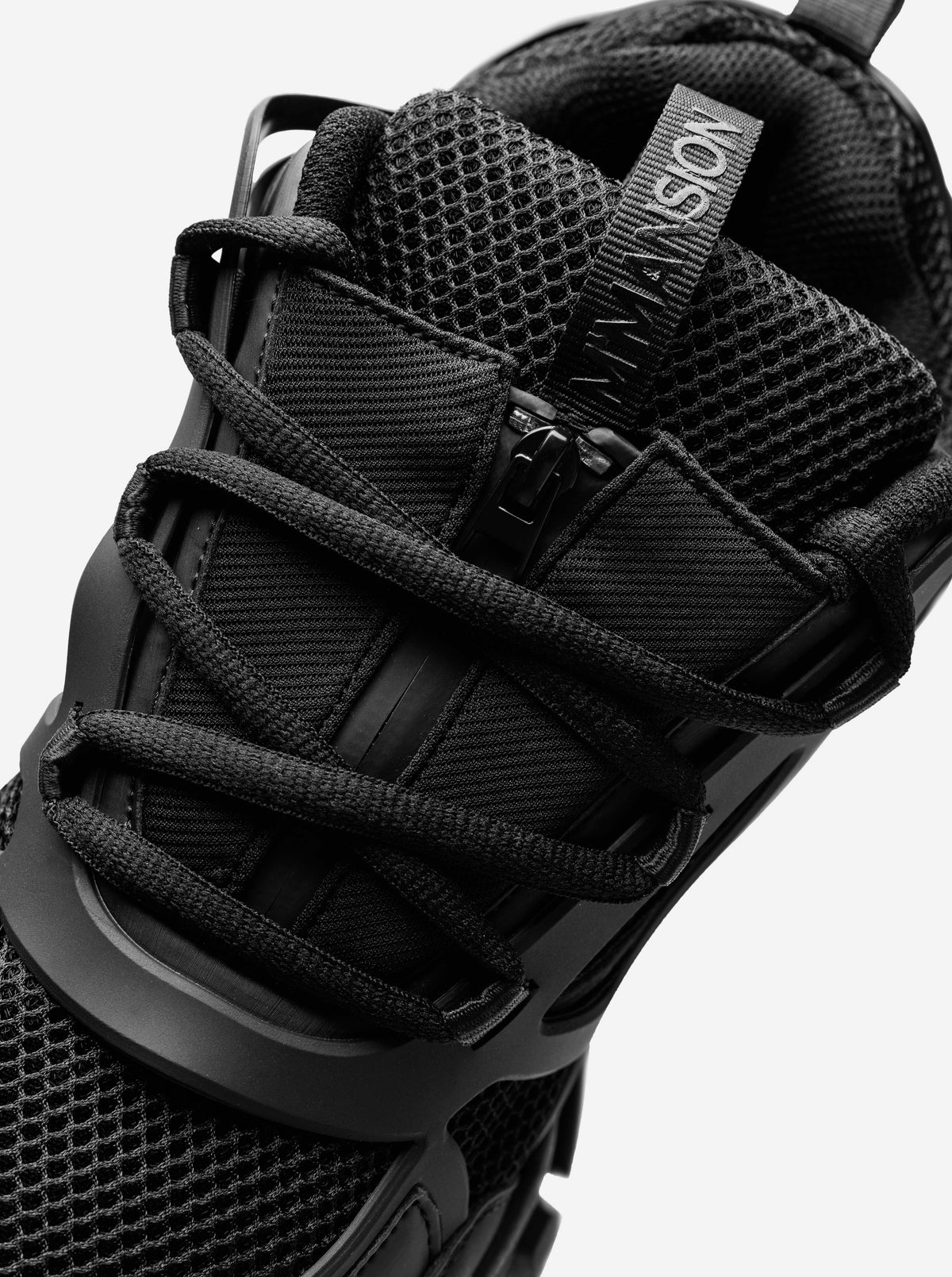 Range Runner RANGE RUNNER - TRIPLE BLACK | Moonlight Mansion