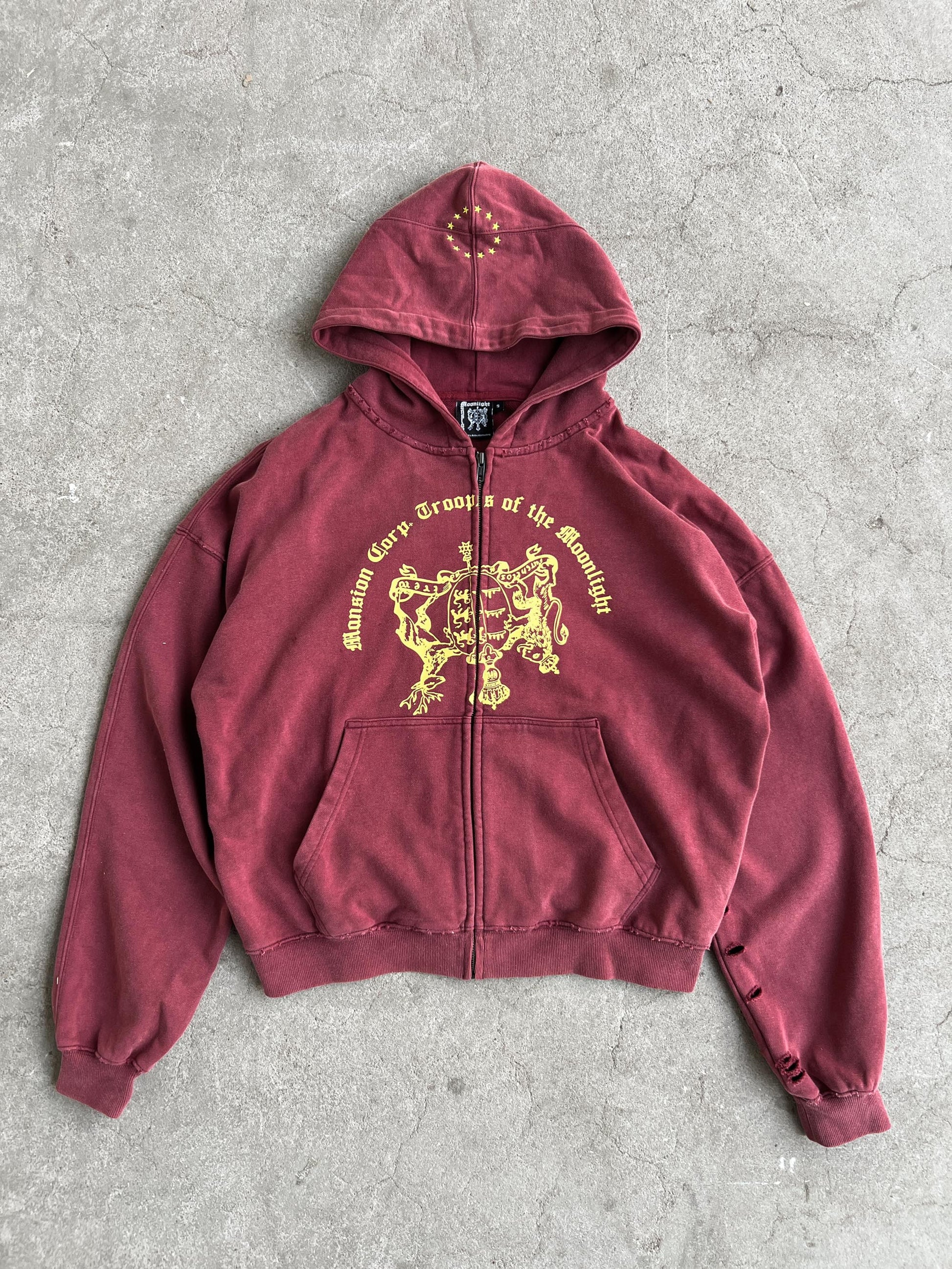 COAT OF ARMS ZIP-UP - RED - Moonlight Mansion