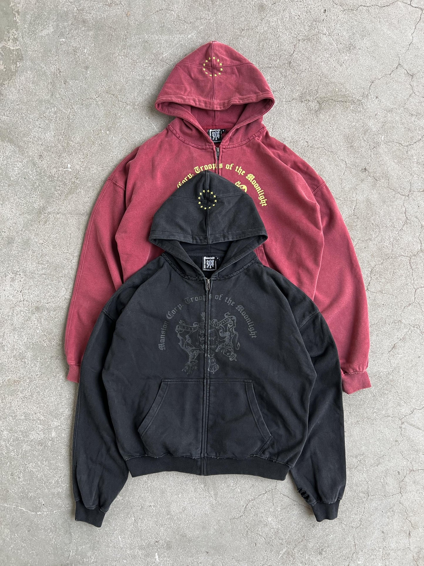 COAT OF ARMS ZIP-UP - BLACK - Moonlight Mansion