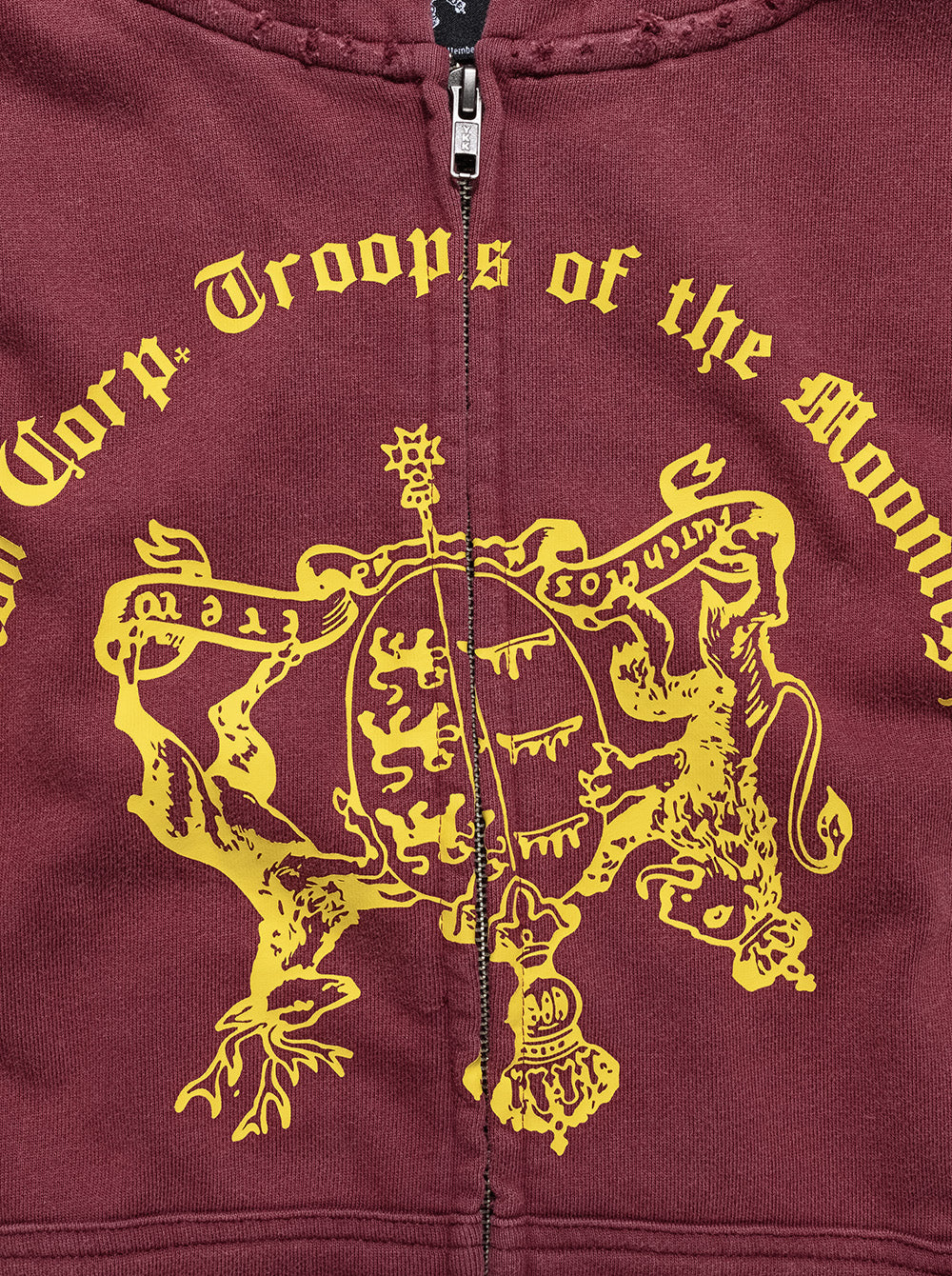 COAT OF ARMS ZIP-UP - RED - Moonlight Mansion